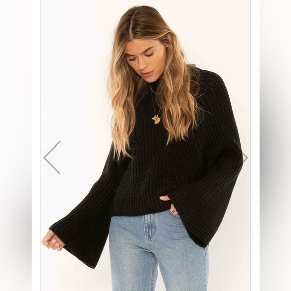 Amuse Society black sweater with bell sleeves in M - Picture 6 of 7